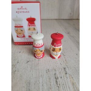 Hallmark tis the seasoning! Salt pepper ornament Xmas Santa Mrs Claus